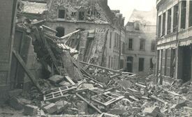 Maisons détruites par le bombardement Grande Rue Aubenche