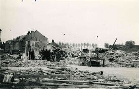 Maisons détruites par les bombardements avenue du Quesnoy