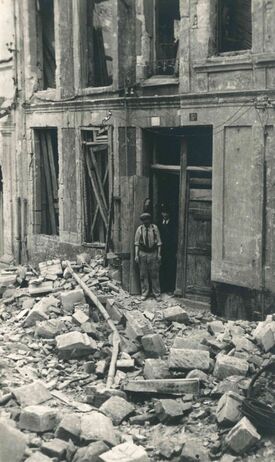 Maisons détruites par le bombardement rue des Pochonnets